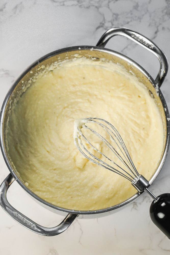Mashed potatoes with cauliflower in pot